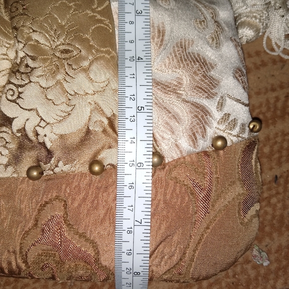 Beige embroidered beaded potli bag - Picture 5 of 5